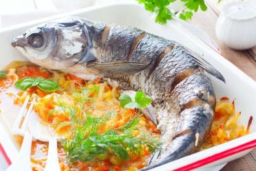 Oven-Baked Grass Carp with Fresh Vegetables