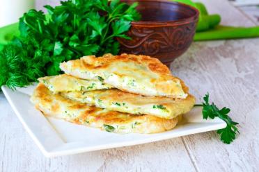 Cheese-Filled Moldovan Placintas