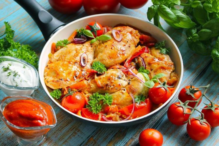 Pan-Fried Chicken Fillet with Onions