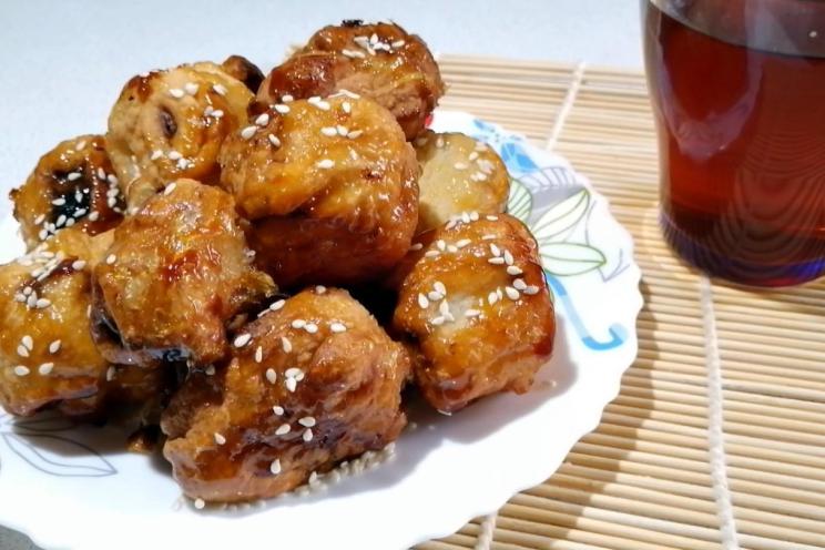 Caramelized Bananas with Sesame Seeds - Easy Chinese Dessert