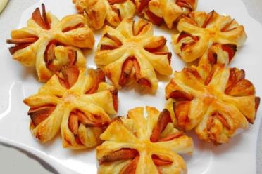Puff Pastry Sausage Blossoms