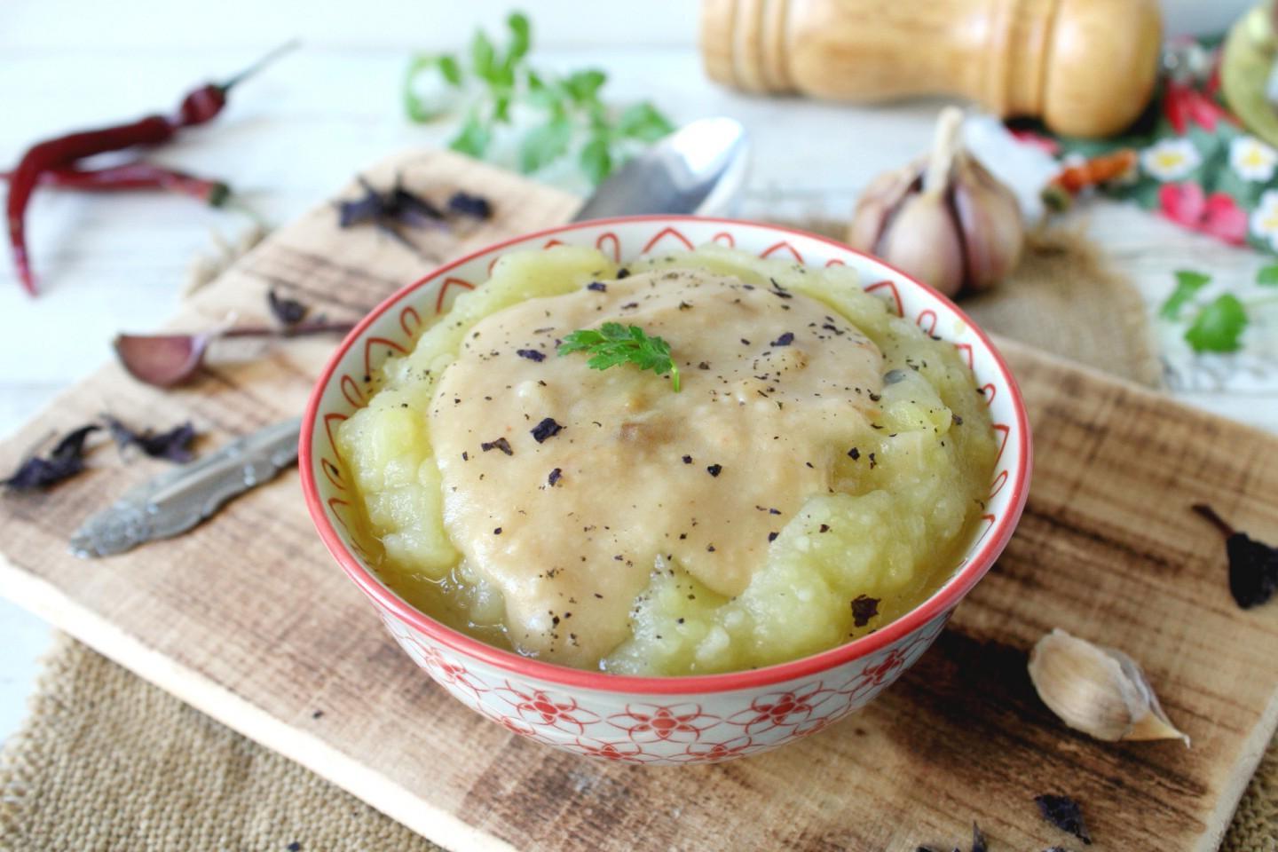 Vegetarian Butter-Based Gravy for Mashed Potatoes Vegetarian Butter-Based Gravy for Mashed Potatoes
