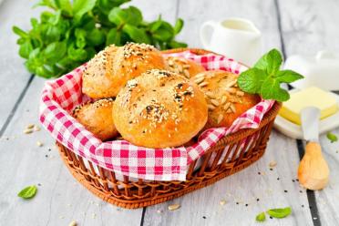 Easy Homemade Rye Flour Buns