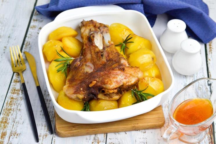 Oven-Baked Pork Knuckle with Potatoes