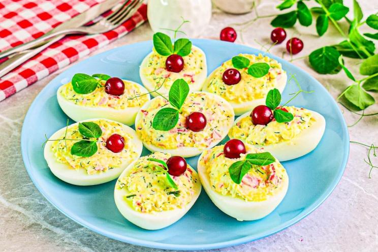 Cheese and Garlic Stuffed Eggs Cheese and Garlic Stuffed Eggs