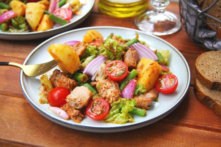 Spanish Tuna and Potato Salad with Zesty Dressing Spanish Tuna and Potato Salad with Zesty Dressing