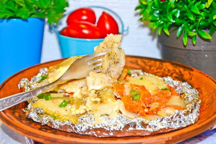 Oven-Baked Fish and Potatoes in Foil