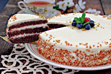 Soviet-Era Sour Cream & Condensed Milk Cake with Modern Twist