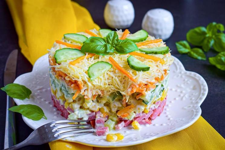 Quick and Easy Venice Salad with Sausage and Korean Carrots