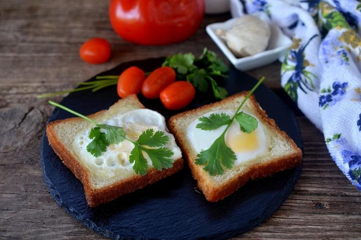 Eggs in a Bread Basket