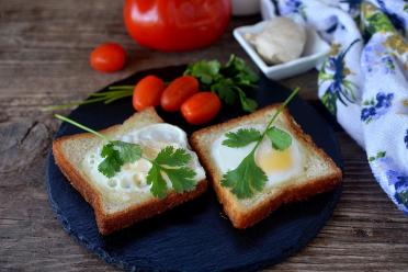 Eggs in a Bread Basket