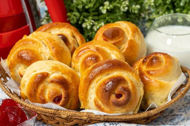 Jam-Filled Cheese Buns