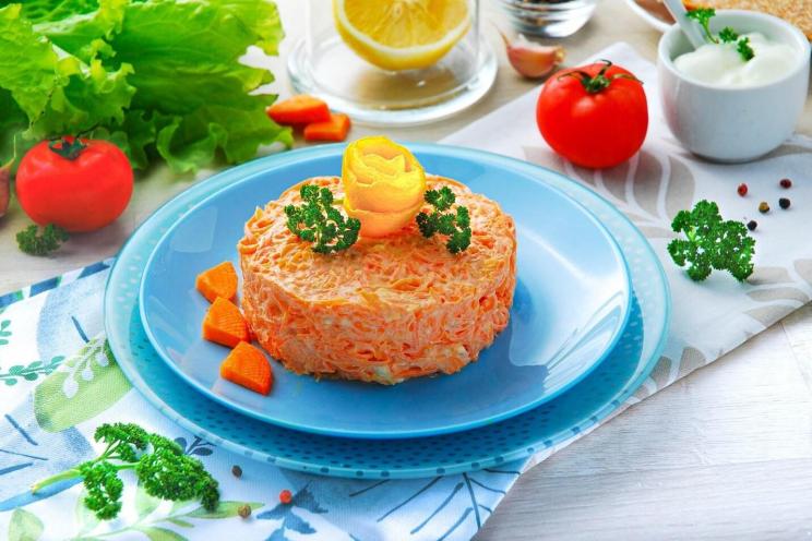 Easy Ryzhik Salad with Carrots and Cheese