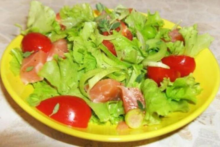 Salmon & Leek Cherry Lettuce Salad