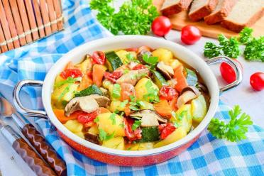 30-Minute Mushroom & Potato Veggie Stew