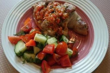Stuffed Chicken Legs with Veggies