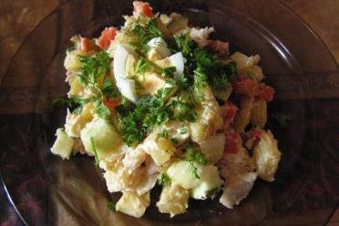 Quick and Tasty Perch Salad with Veggies