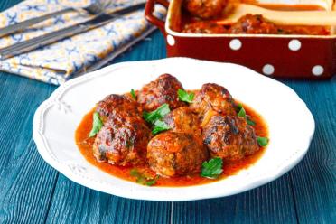 Baked Meatballs with Rich Gravy