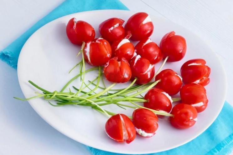 Tomato Tulip Delight with Melted Cheese