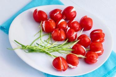 Tomato Tulip Delight with Melted Cheese