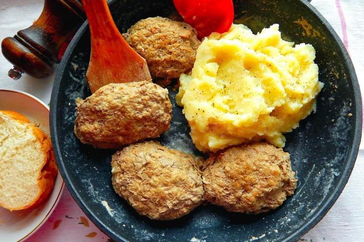 Juicy Moose Cutlets: A Gourmet Delight Juicy Moose Cutlets: A Gourmet Delight