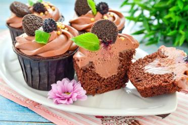 Decadent Chocolate Cream Cupcakes