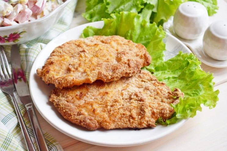 Oven-Baked Pork Schnitzel: Juicy and Delicious