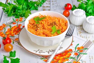 Quick & Tasty Carrot Walnut Salad