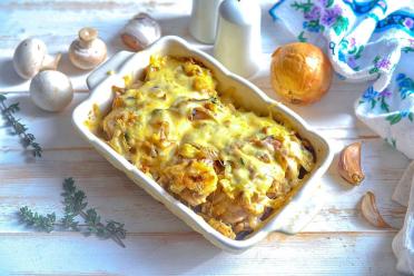 Oven-Baked Chicken with Mushrooms and Cheese