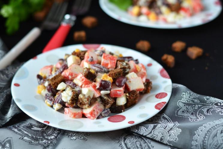 Quick & Tasty Crab Stick and Bean Salad