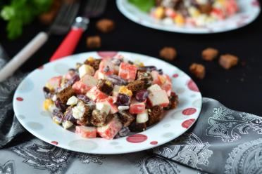 Quick & Tasty Crab Stick and Bean Salad