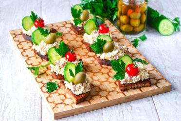 Festive and Easy Cod Liver Sandwiches