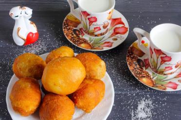 Condensed Milk-Filled Donuts