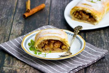 Quick & Easy Apple Strudel with Puff Pastry