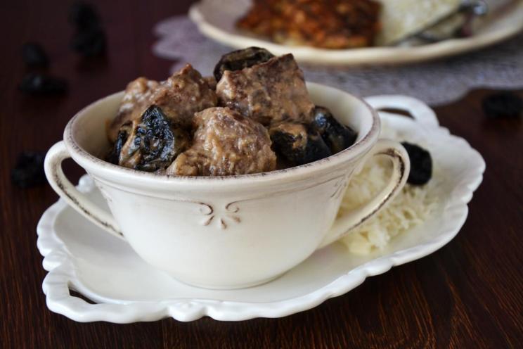 Savory Beef Goulash with Prunes Savory Beef Goulash with Prunes