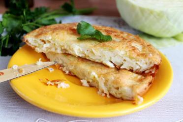 Easy Oven-Baked Cabbage Pie with Sour Cream and Eggs