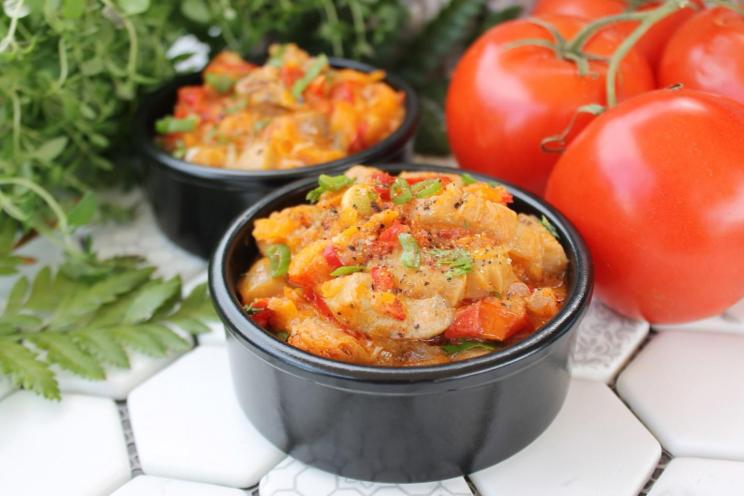 Stewed Oyster Mushrooms in Tomato Sauce