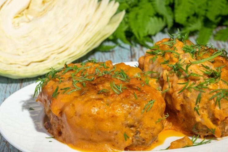 Easy Oven-Baked Lazy Cabbage Rolls in Creamy Tomato Sauce