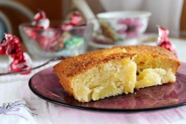Quick Apple & Sour Cream Jellied Pie
