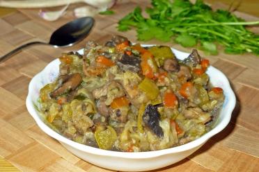 Hearty Vegetable and Mushroom Stew (No Potatoes or Meat)
