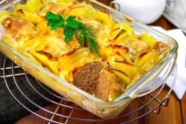Cheesy Meat Cutlet and Potato Casserole