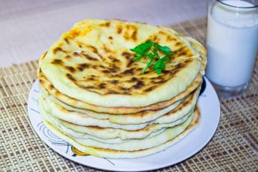 Quick & Cheesy No-Yeast Khachapuri in a Pan