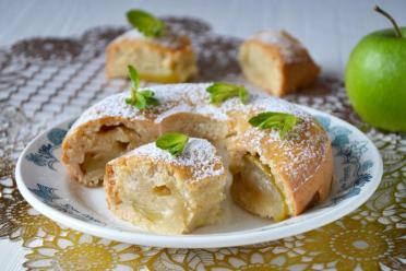 Eggless Apple Honey Charlotte