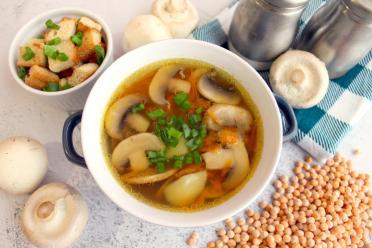 Mushroom-Infused Pea Soup