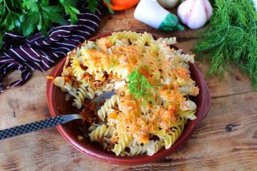 Cheesy Pasta and Meat Casserole