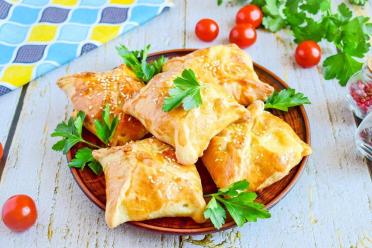 Cheesy Chicken and Potato Puff Pastry Bites