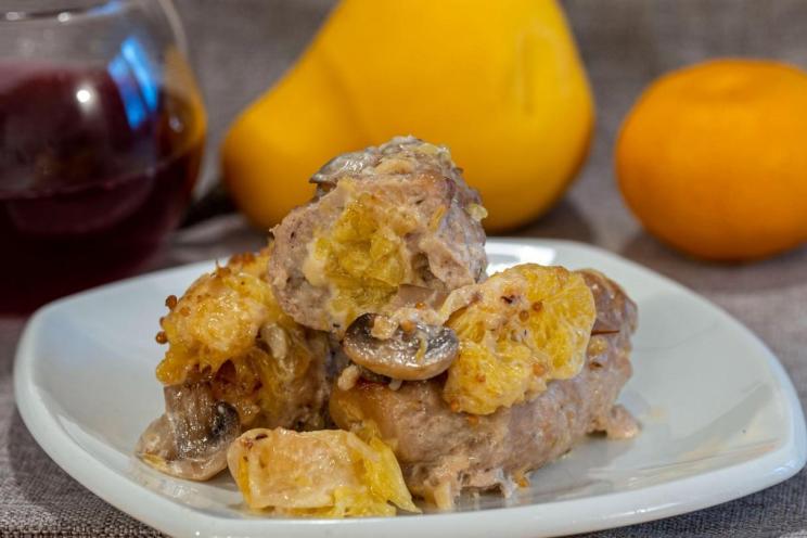 Cheesy Pork Rolls in Fruit Mushroom Sauce Cheesy Pork Rolls in Fruit Mushroom Sauce