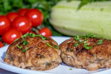 Mixed Meat Cutlets with Zucchini