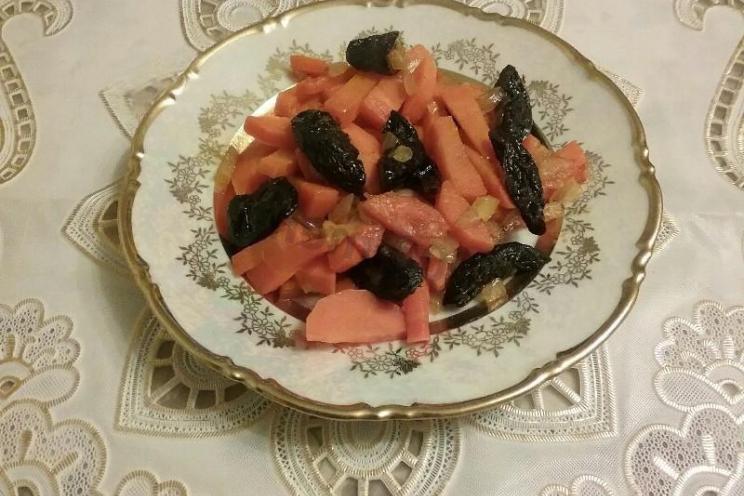 Healthy and Tasty Stewed Carrots with Prunes Healthy and Tasty Stewed Carrots with Prunes