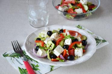 Quick & Colorful Greek Salad with Chinese Cabbage